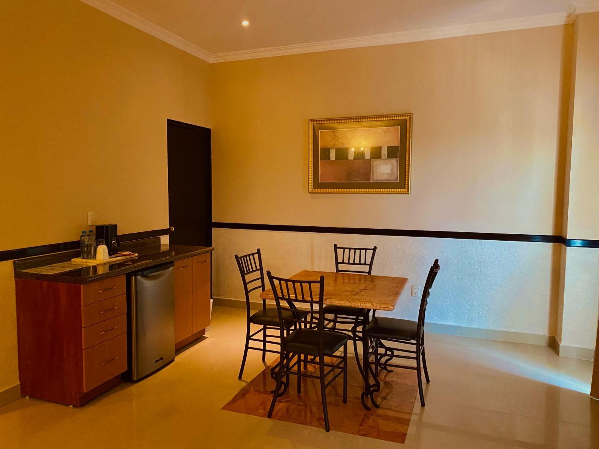 Hotel Palacio Maya Merida Bagian luar foto
