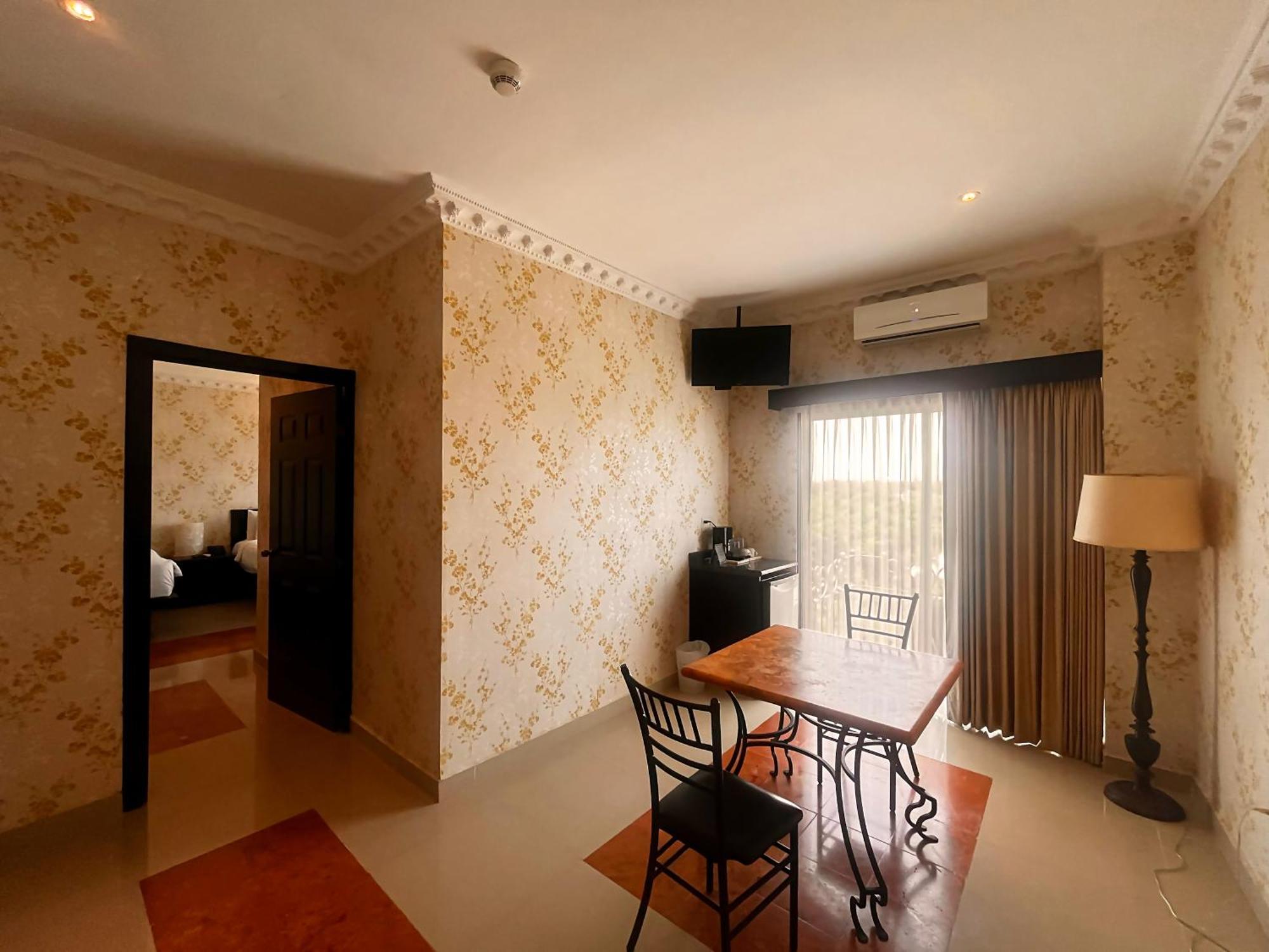 Hotel Palacio Maya Merida Bagian luar foto